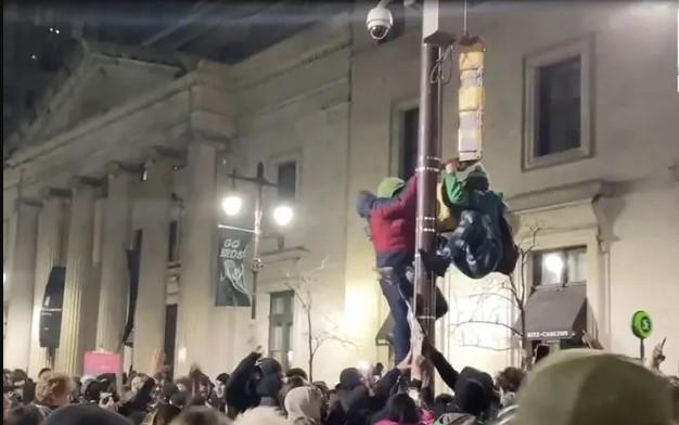 Philadelphia Eagles Fans riot after losing Super Bowl against the Kansas City Chiefs