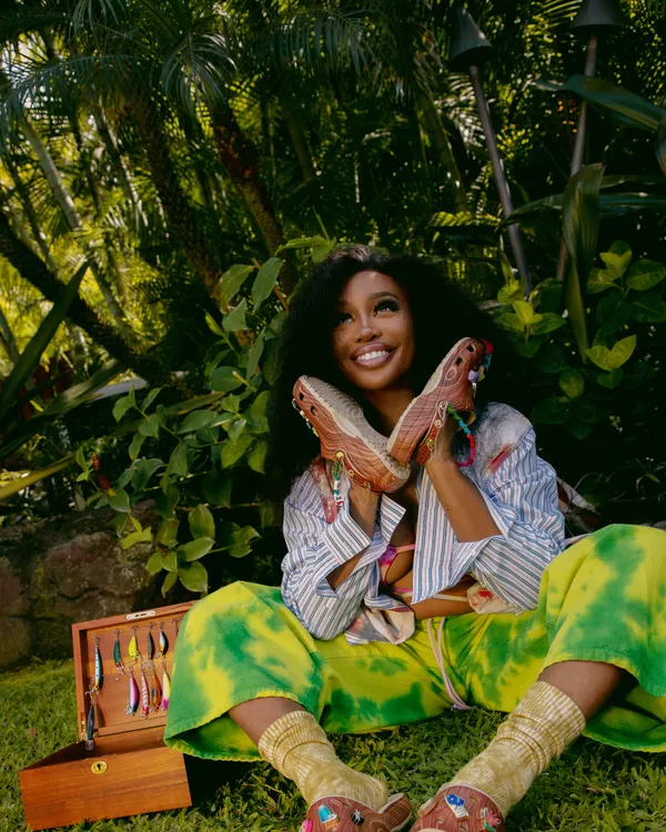 SZA collabs with Crocs