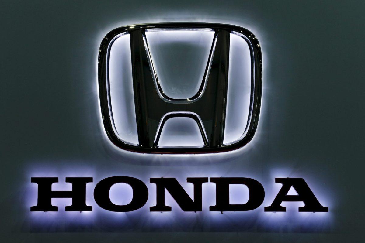 FILE PHOTO: The logo of Honda Mortor is pictured at at the 37th Bangkok International Motor Show in Bangkok, Thailand, March 22, 2016. Picture taken March 22, 2016. REUTERS/Chaiwat Subprasom/File Photo